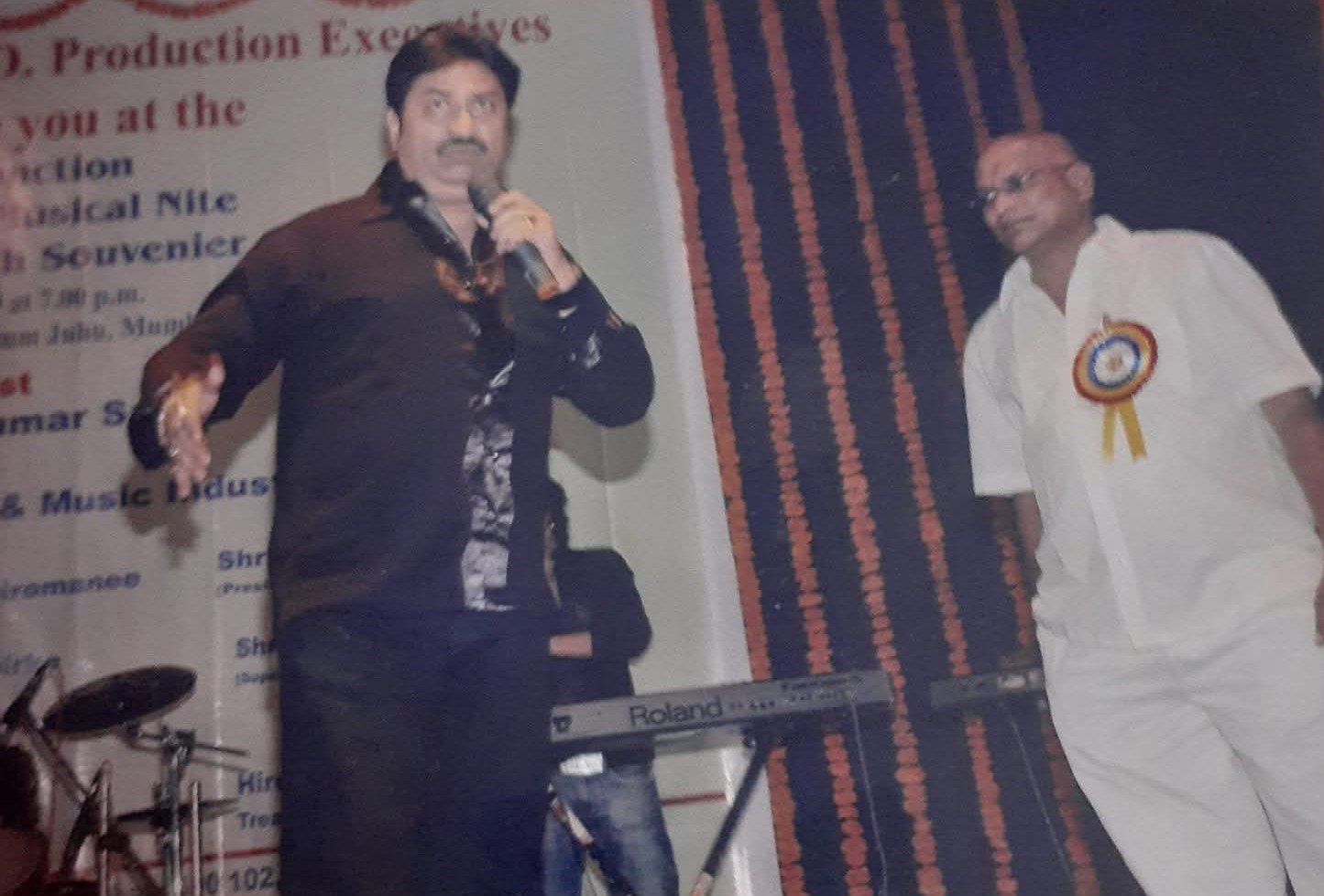 On set - Singer kumar Sanu & Bansilal More